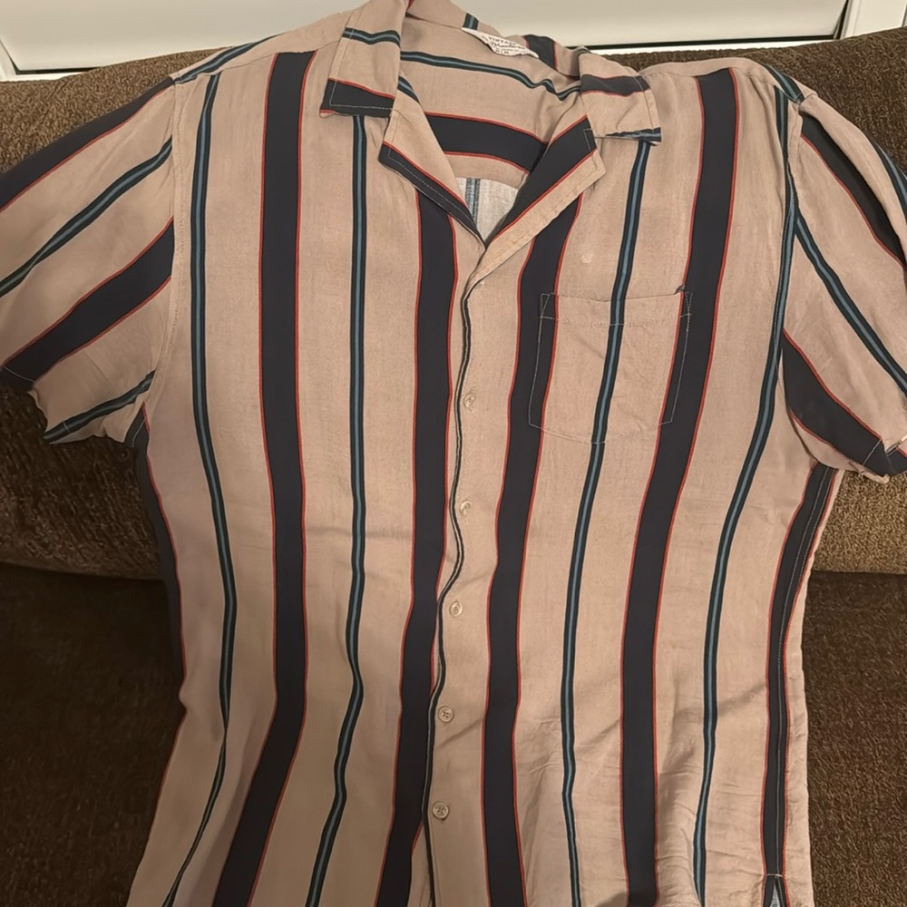 Button down shirt
Soft